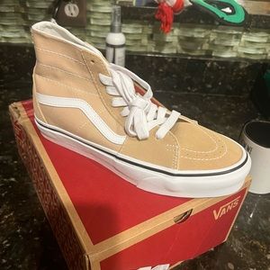 Brand New Vans Sneakers Size 9.5